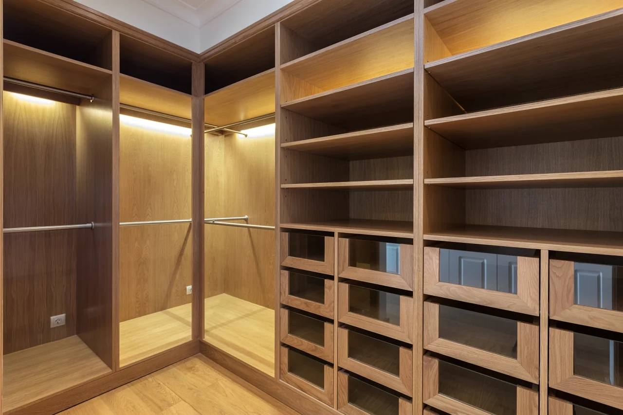 Wood grain wardrobe